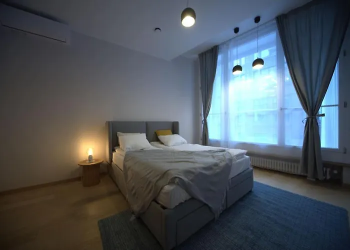 Apartment 3 Bedroom In The Old/t