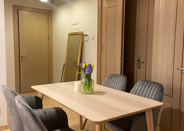 Dzīvoklis 3 Bedroom In The Old/t